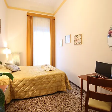 Hotel Casa Del 3*