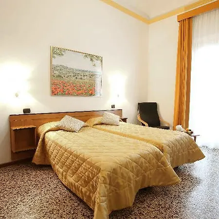 Casa Del 3*