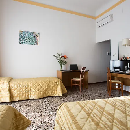 Hotel Casa Del 3*