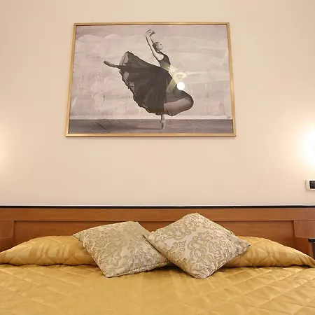 Hotel Casa Del 3*