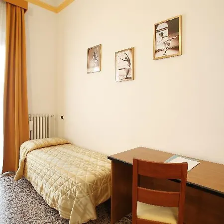 Hotel Casa Del 3*